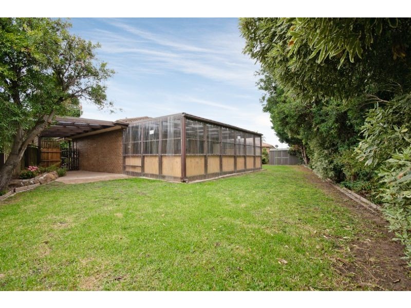 8 Radstock Place, Craigieburn VIC 3064