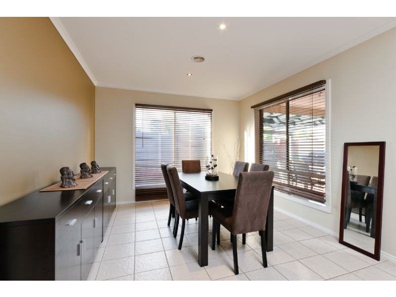 36 Bowral Loop, Craigieburn VIC 3064