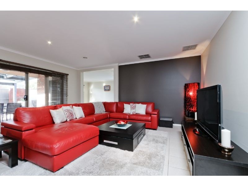 36 Bowral Loop, Craigieburn VIC 3064