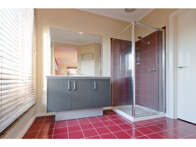 36 Bowral Loop, Craigieburn VIC 3064