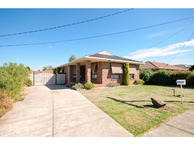 13 Pines Way, Craigieburn VIC 3064