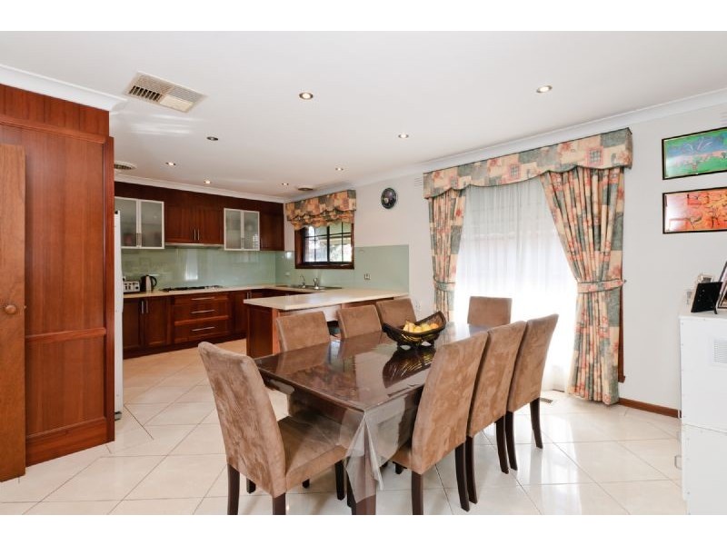 13 Pines Way, Craigieburn VIC 3064