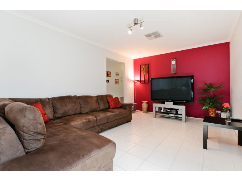 38 Statesman Avenue, Roxburgh Park VIC 3064