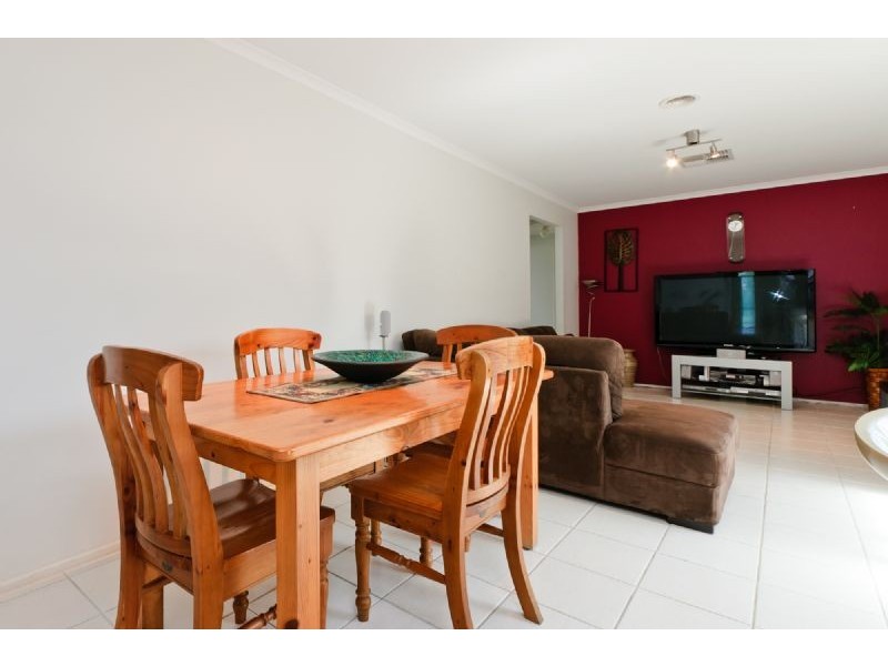 38 Statesman Avenue, Roxburgh Park VIC 3064