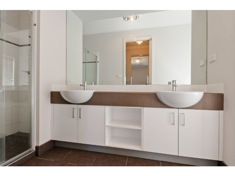 3 Yengo Place, Craigieburn VIC 3064