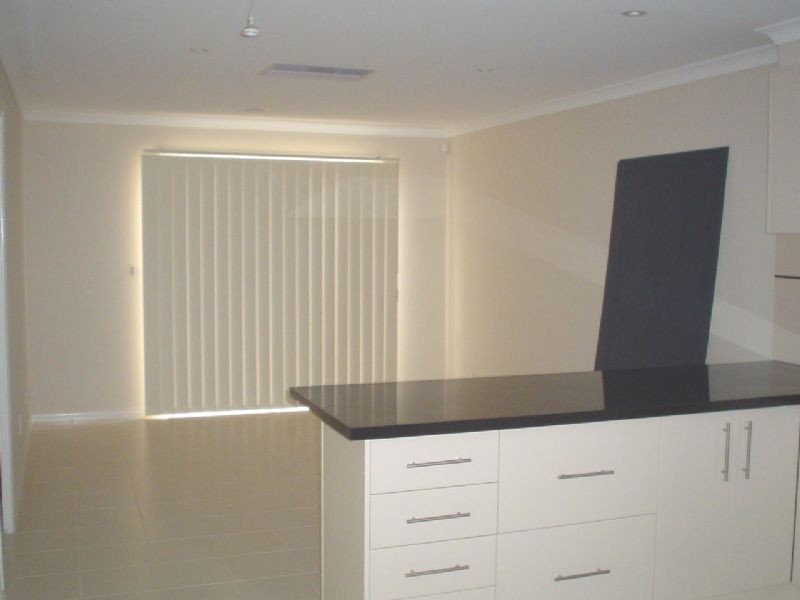 B/2 Balmoral Close, Hillside VIC 3037