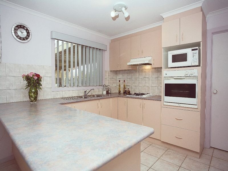 11 Ahmet Place, Hillside VIC 3037