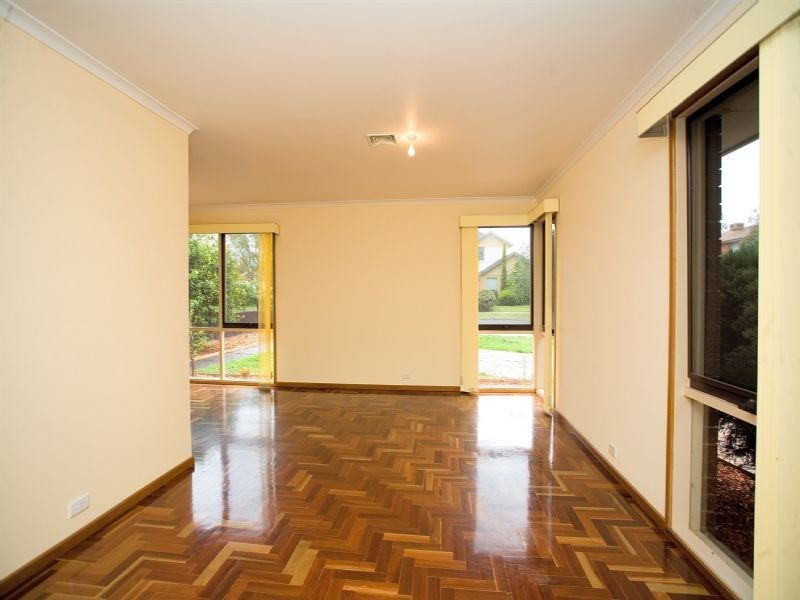 9 Santa Monica Drive, Taylors Lakes VIC 3038