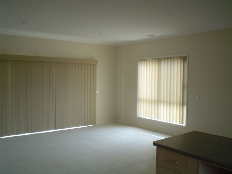 9 Oakview Parade, Caroline Springs VIC 3023