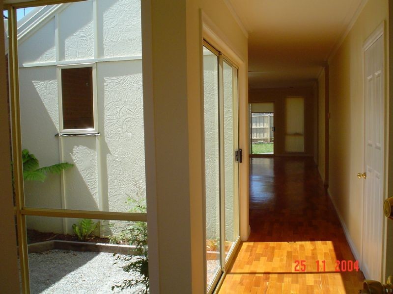 94 Tasman Crescent, Taylors Lakes VIC 3038