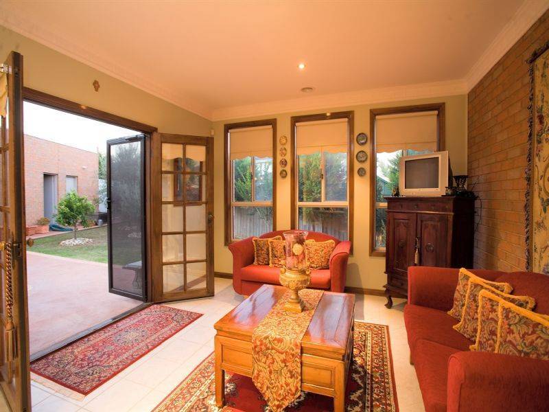 4 Collier Court, Taylors Lakes VIC 3038