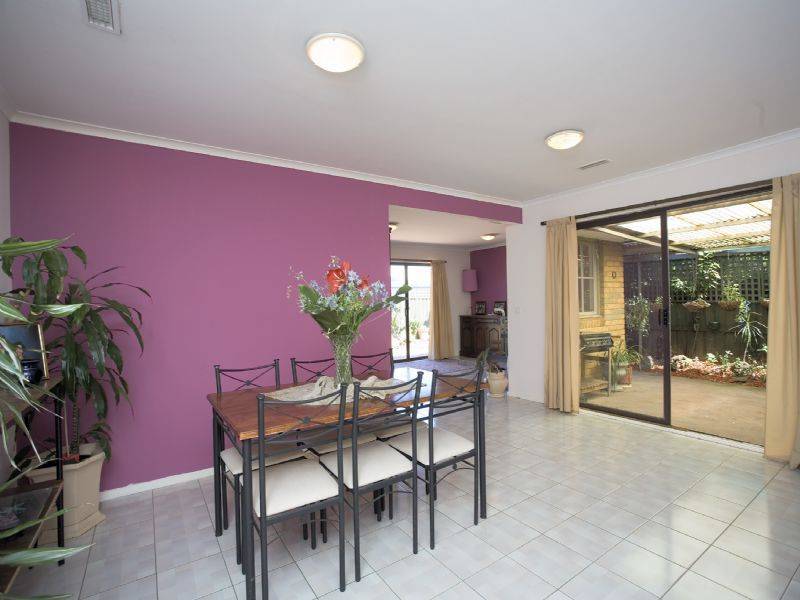 17 Santa Monica Drive, Taylors Lakes VIC 3038