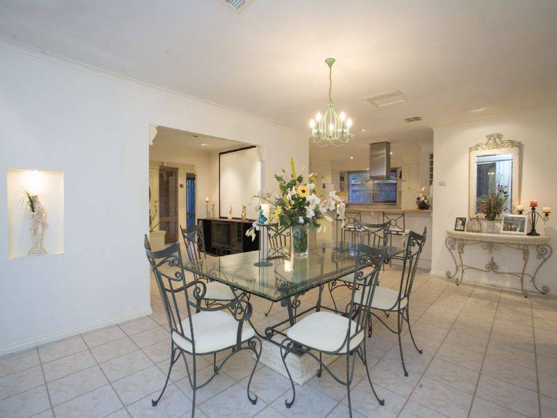 3 Maringa Close, Keilor Downs VIC 3038