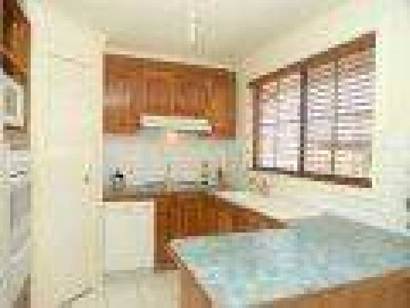 28 Salamander Drive, Taylors Lakes VIC 3038