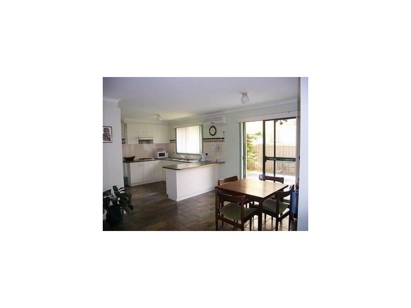 2/225 Lady Nelson Way, Taylors Lakes VIC 3038