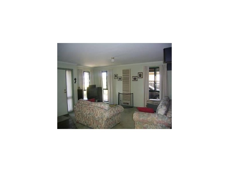 2/225 Lady Nelson Way, Taylors Lakes VIC 3038