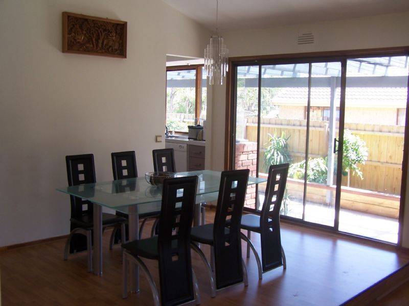 5 Koroit Place, Taylors Lakes VIC 3038