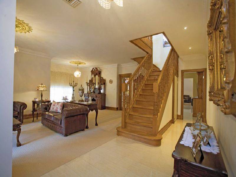 86 Royal Crescent, Hillside VIC 3037