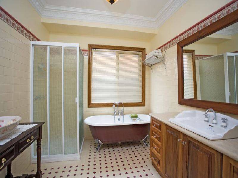 86 Royal Crescent, Hillside VIC 3037