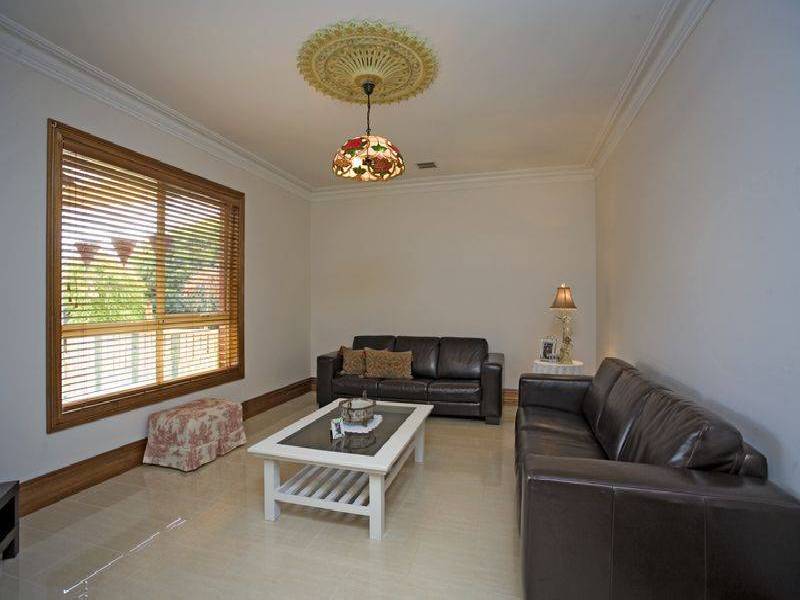 86 Royal Crescent, Hillside VIC 3037