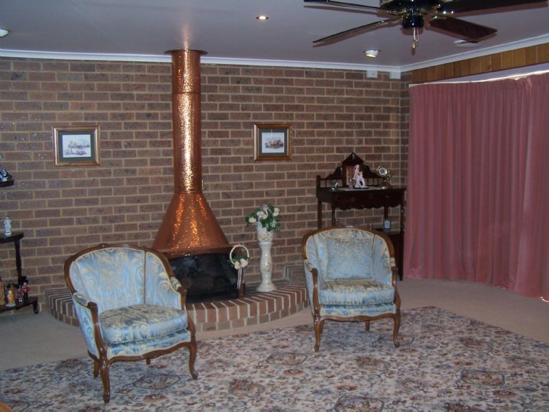 6 Wexford Crt, Keilor Downs VIC 3038