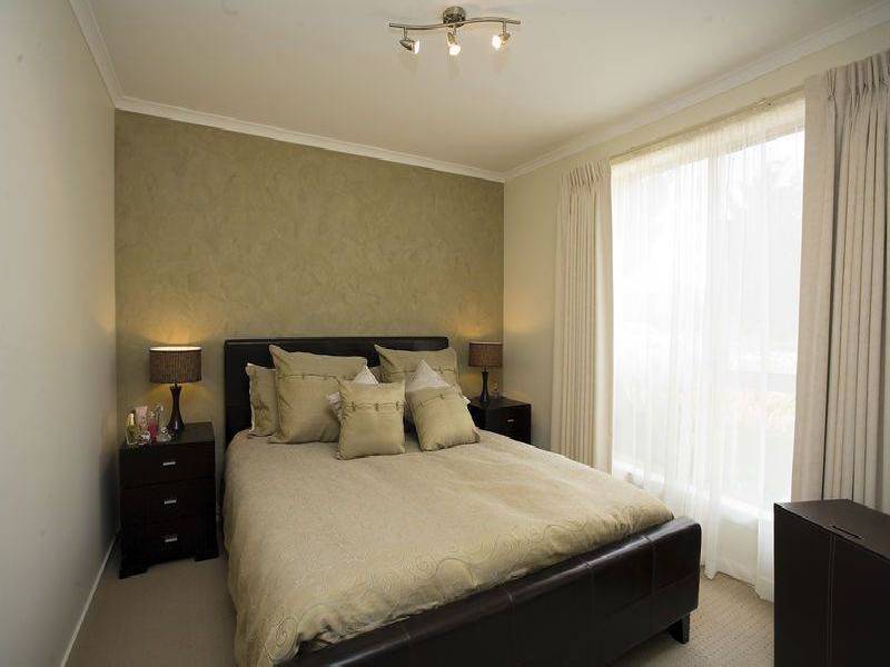 15 Boston Crescent, Keilor Downs VIC 3038