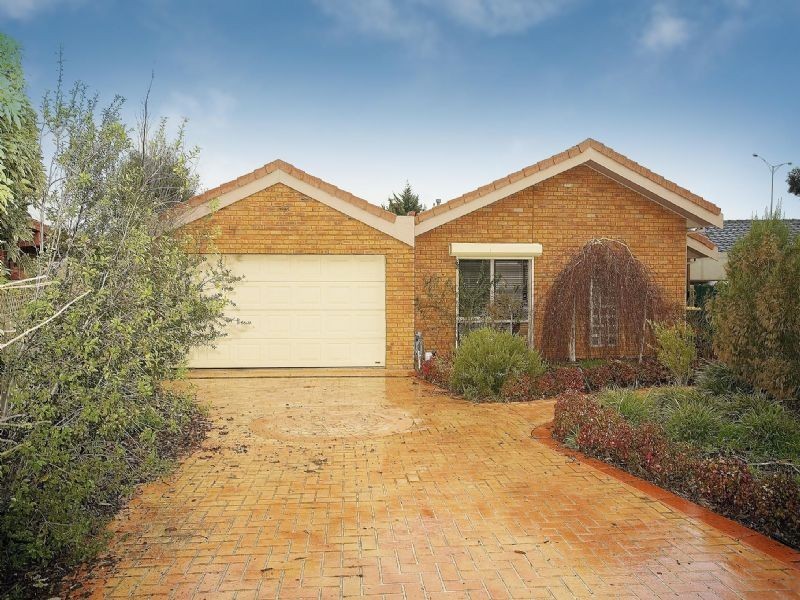 8 Parrakeet Court, Taylors Lakes VIC 3038