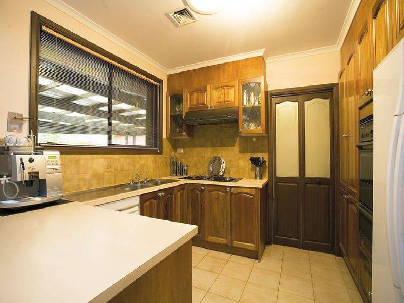 19 Tintaldra Drive, Taylors Lakes VIC 3038