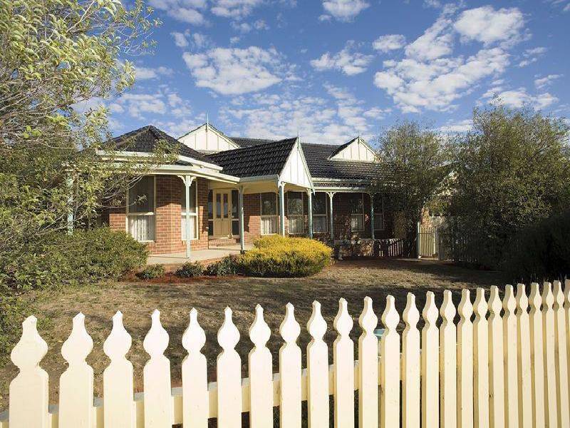 15 Reeve Drive, Keilor VIC 3036