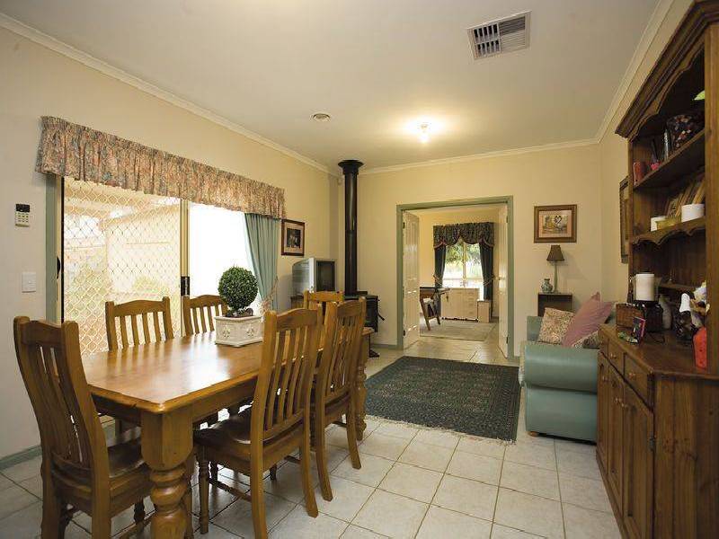 9 Beaumont Court, Sydenham VIC 3037