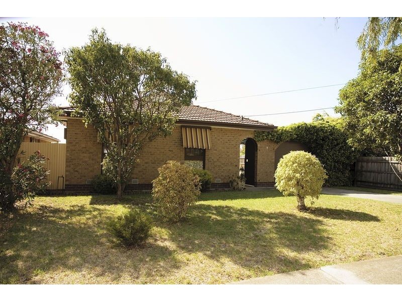 8 Hovell Street, Deer Park VIC 3023