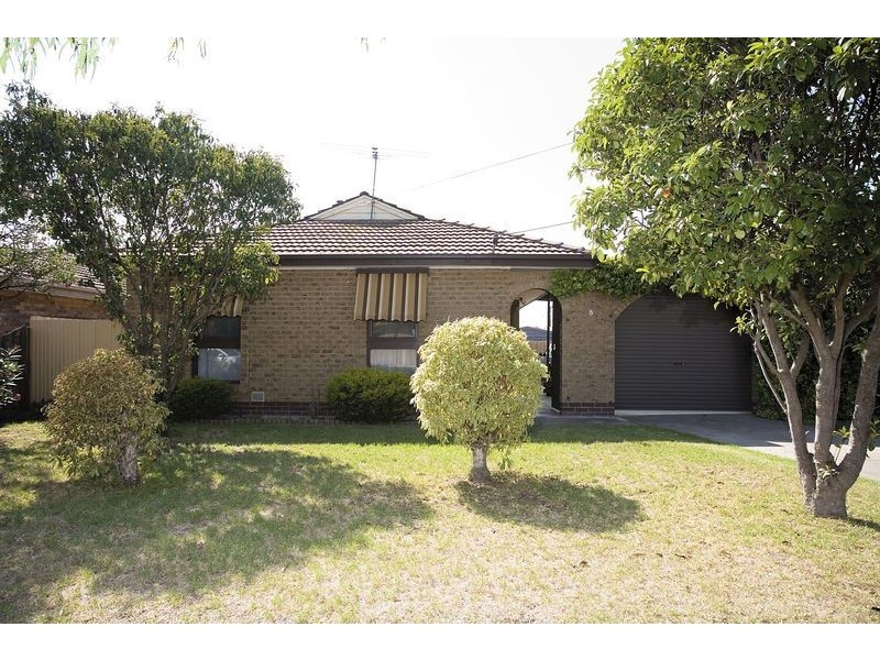 8 Hovell Street, Deer Park VIC 3023