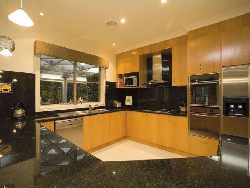 7 The Regency, Hillside VIC 3037