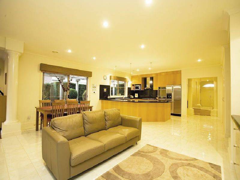7 The Regency, Hillside VIC 3037