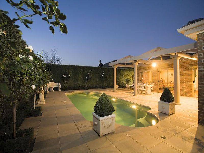 7 The Regency, Hillside VIC 3037
