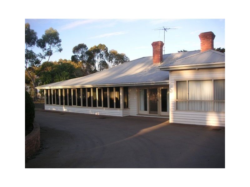 318  Faulkners Rd, Rockbank VIC 3335