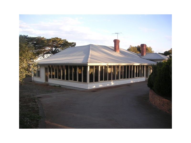 318  Faulkners Rd, Rockbank VIC 3335