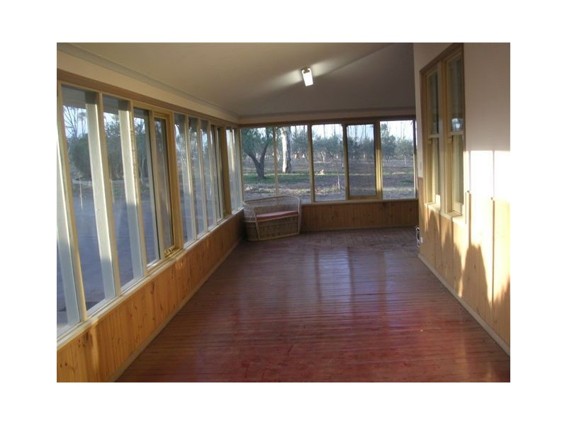 318  Faulkners Rd, Rockbank VIC 3335