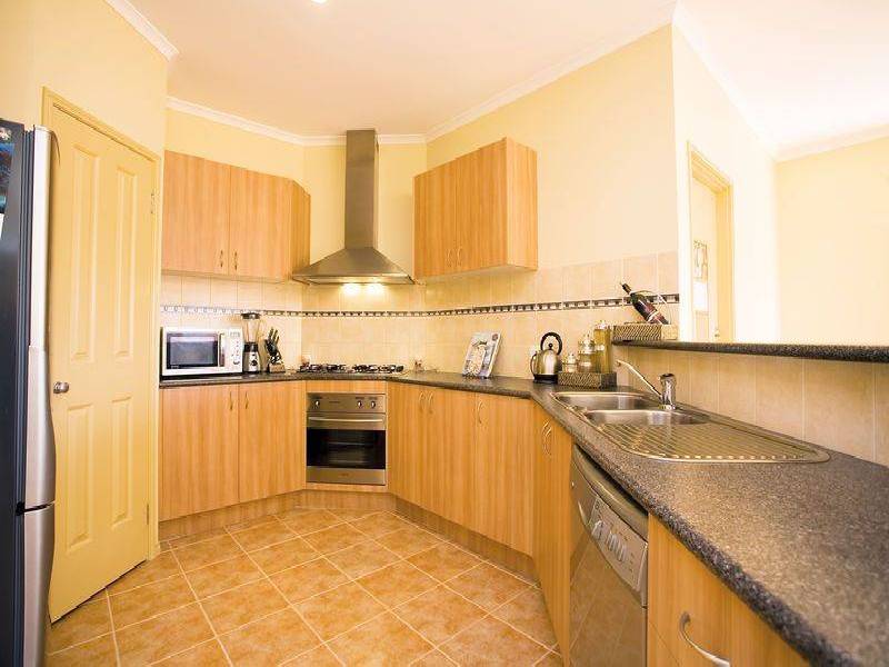 40 Domain Way, Taylors Hill VIC 3037
