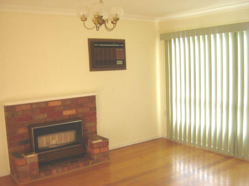 21 Tulloch Street, Deer Park VIC 3023