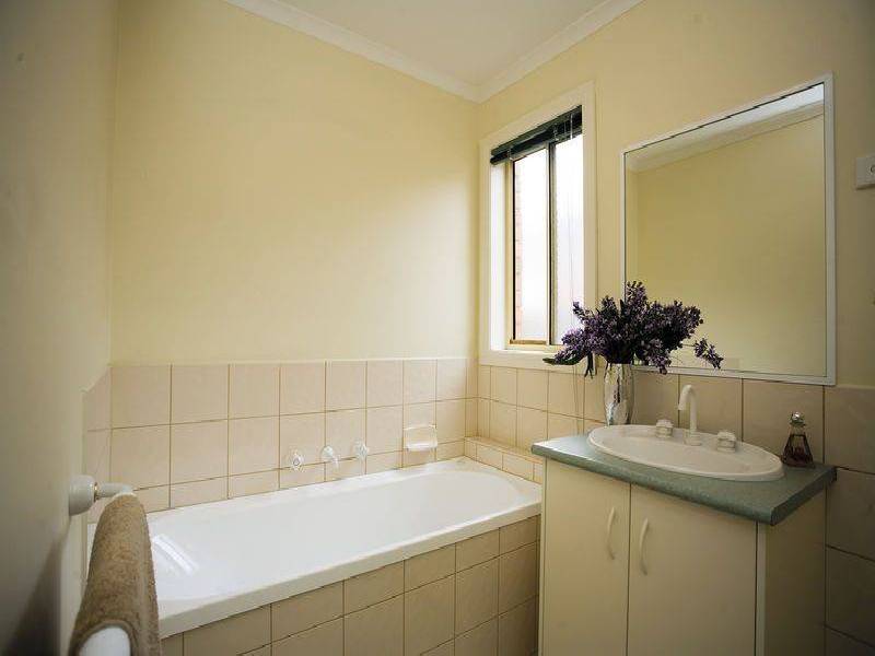 60 Brindalee Way, Hillside VIC 3037