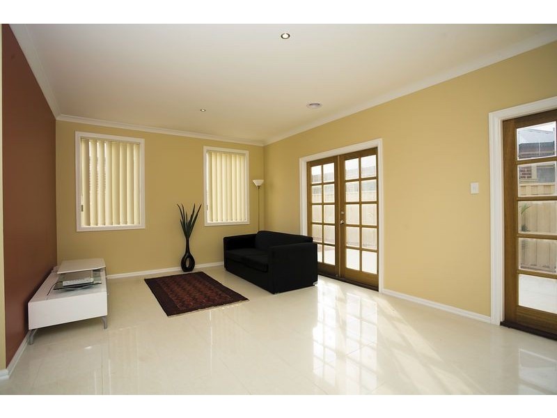 8 Clifton Lane, Caroline Springs VIC 3023