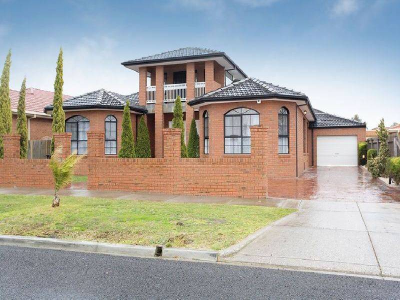 33 Pilain Crescent, Keilor Downs VIC 3038