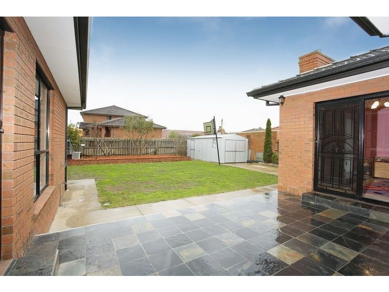 33 Pilain Crescent, Keilor Downs VIC 3038