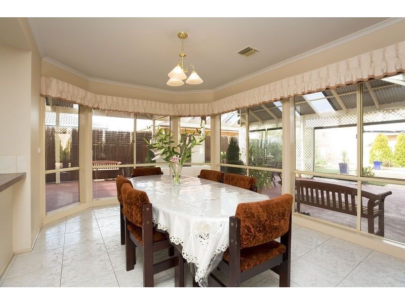 2 McNicholl Way, Delahey VIC 3037