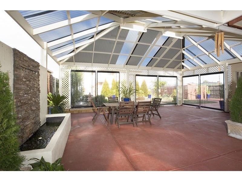 2 McNicholl Way, Delahey VIC 3037