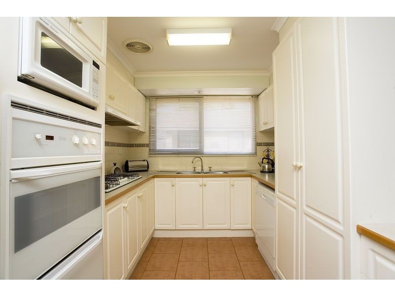 21 Angourie Crescent, Taylors Lakes VIC 3038