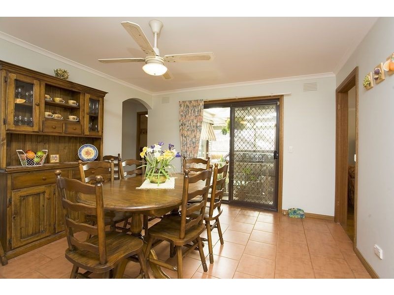 21 Angourie Crescent, Taylors Lakes VIC 3038