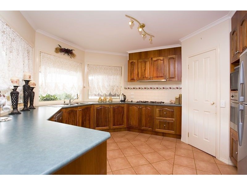 22 Cuthbert Drive, Hillside VIC 3037