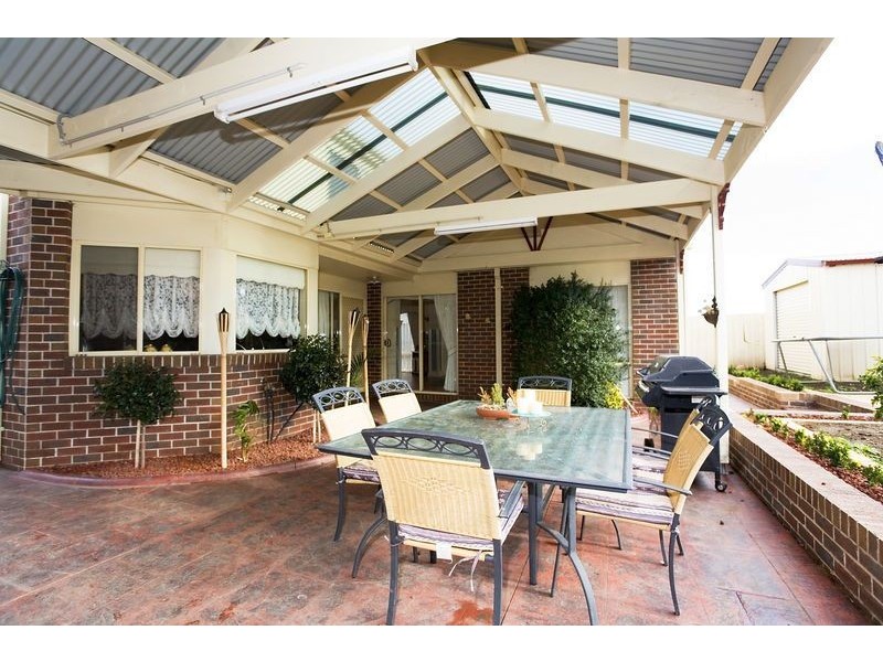 22 Cuthbert Drive, Hillside VIC 3037